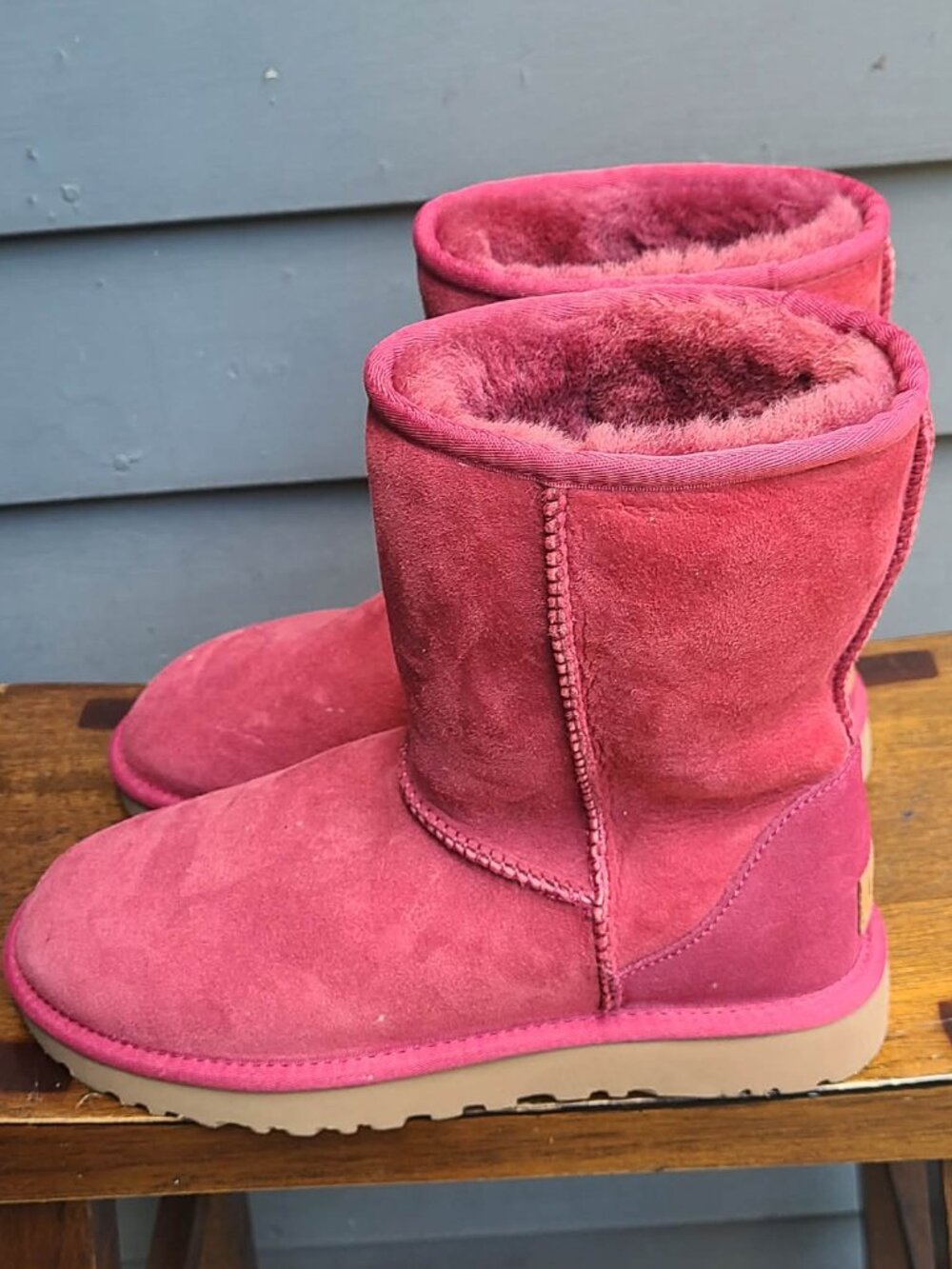 UGG Classic Short Suede Boot in Red Real Shearling NWT size 8